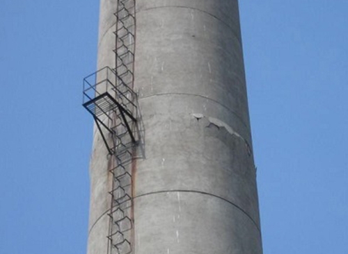 大烟囱维修.jpg